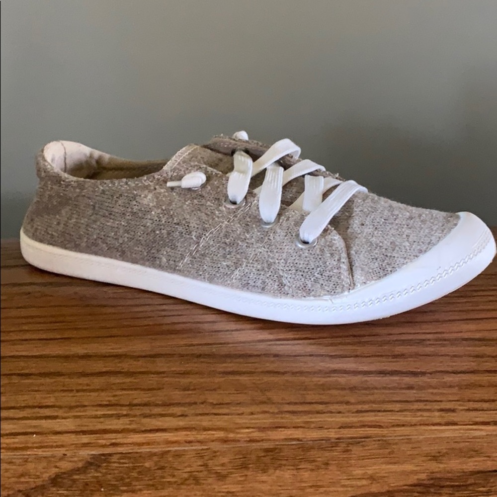 Pull-on Sneakers